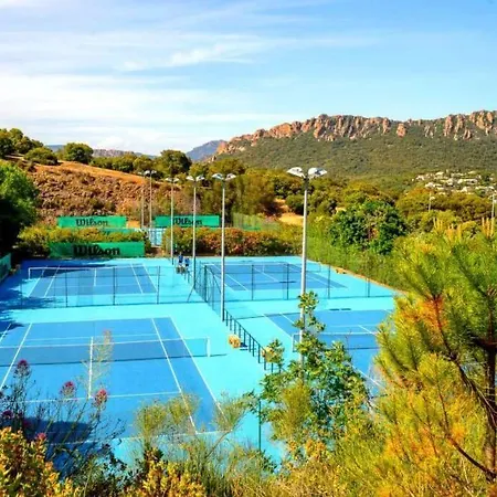 St Raphael, Cap Esterel, Allee Des Fleurs, T2 Vue Mer, Golf, Clim, 5 Piscines, Jardin Apartment *